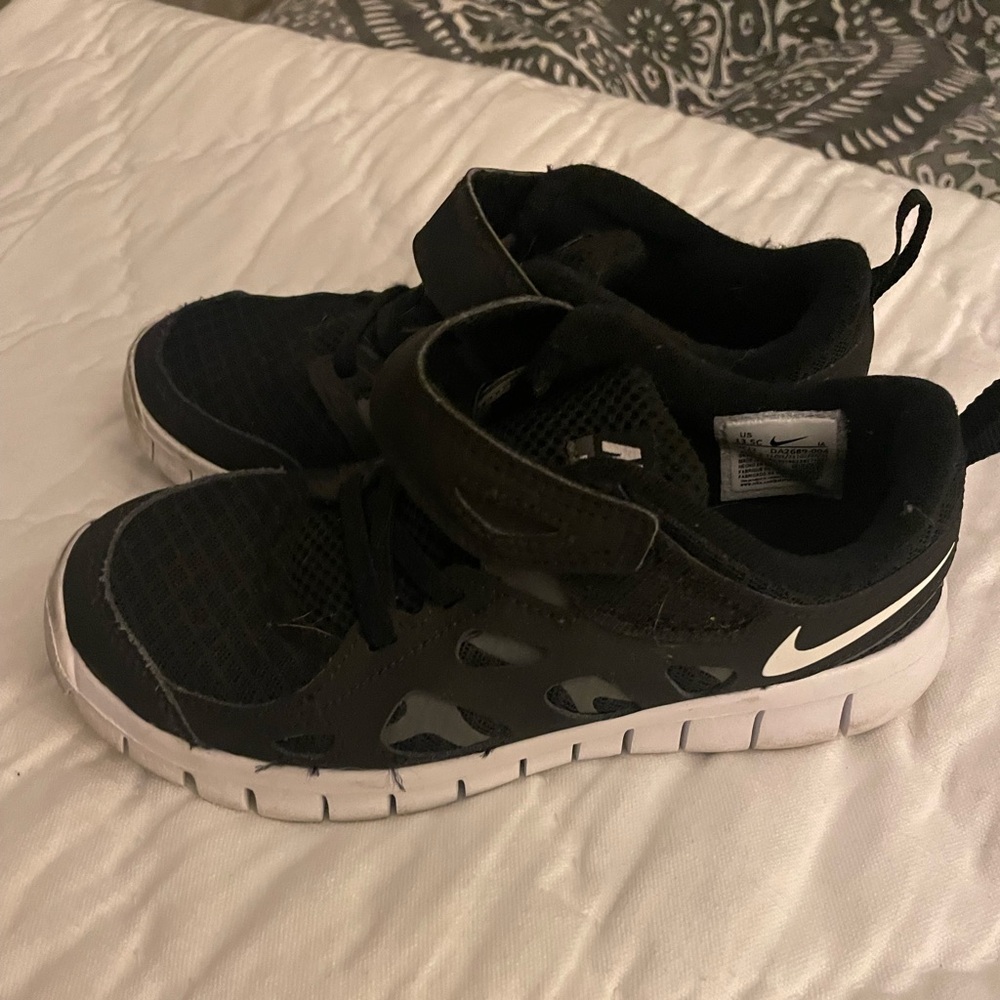 Boys black Nike Free Run size 13.5